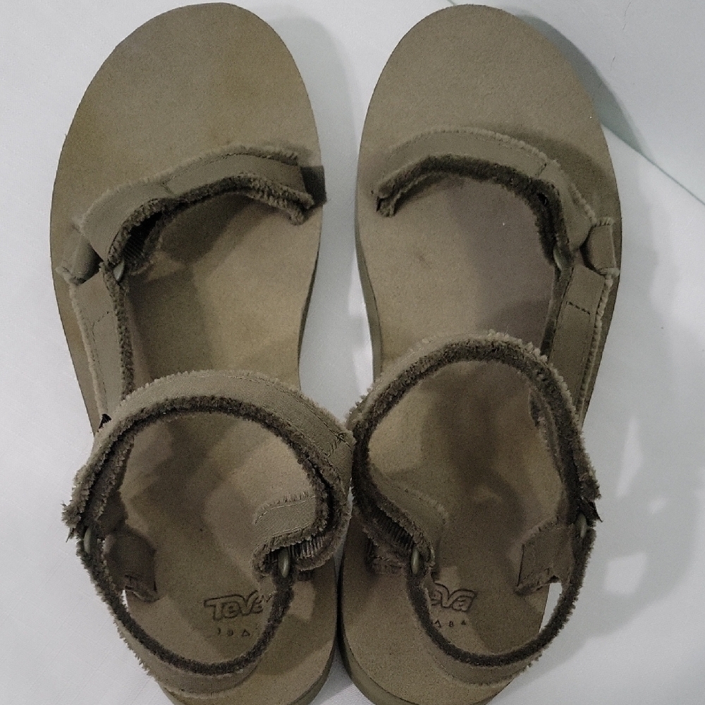 Teva Unisex Green Olive Color Sandals Size 11 - Picture 3 of 15